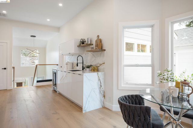 2516 Calhoun St, Alameda, CA 94501