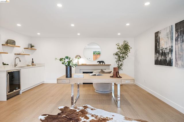 2516 Calhoun St, Alameda, CA 94501