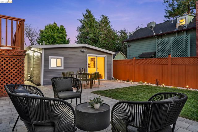 2516 Calhoun St, Alameda, CA 94501