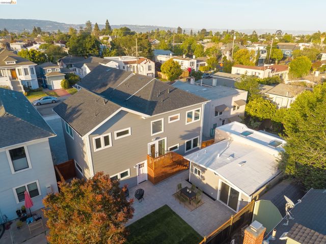 2516 Calhoun St, Alameda, CA 94501
