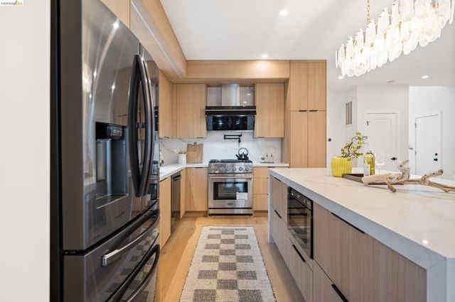 2516 Calhoun St, Alameda, CA 94501