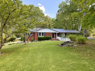 1048 Highway 100, Centerville, TN 37033