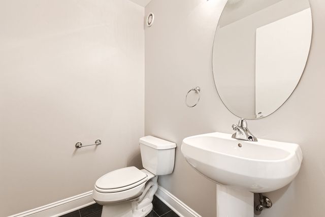 330 W GRAND Avenue 1202, Chicago, IL 60654