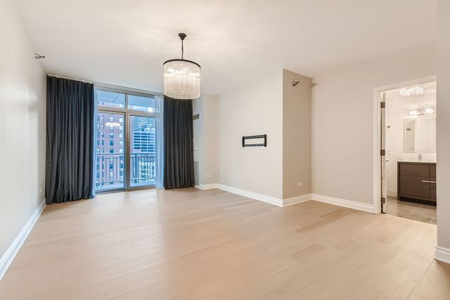 330 W GRAND Avenue 1202, Chicago, IL 60654