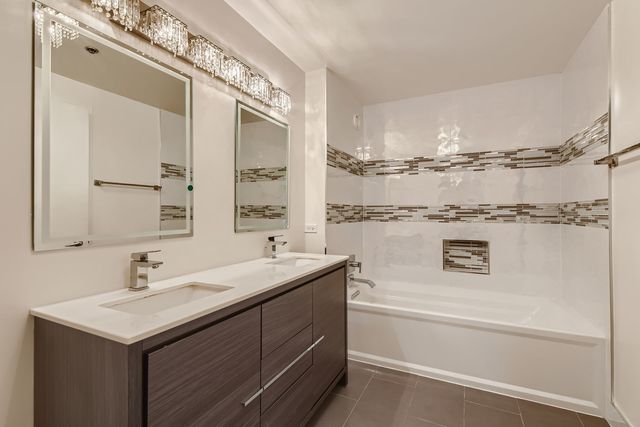 330 W GRAND Avenue 1202, Chicago, IL 60654