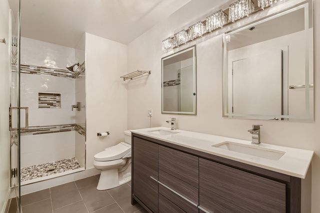 330 W GRAND Avenue 1202, Chicago, IL 60654