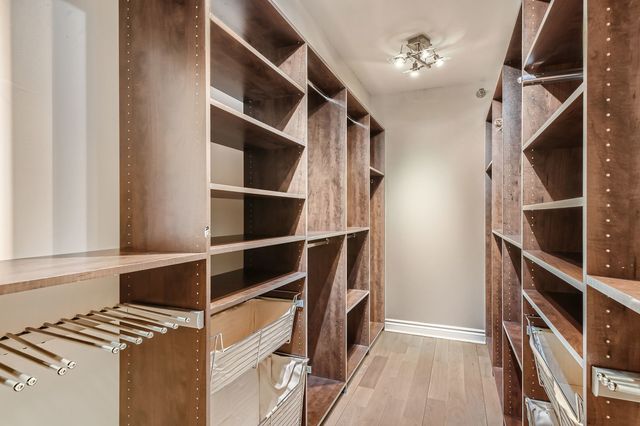 330 W GRAND Avenue 1202, Chicago, IL 60654