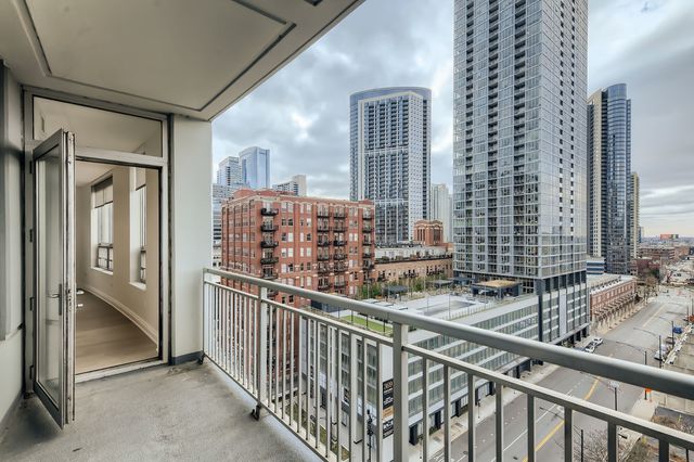 330 W GRAND Avenue 1202, Chicago, IL 60654