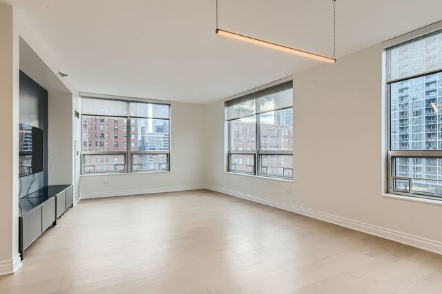 330 W GRAND Avenue 1202, Chicago, IL 60654