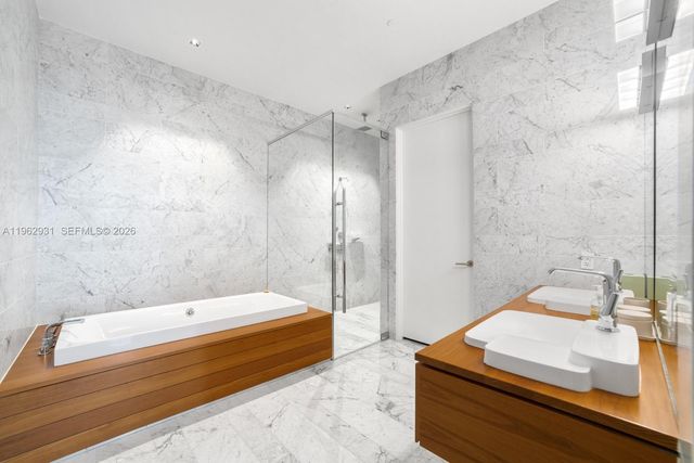 2675 S Bayshore Dr 602S, Miami, FL 33133