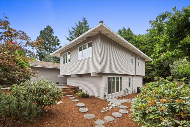14115 SE 45th Street, Bellevue, WA 98006