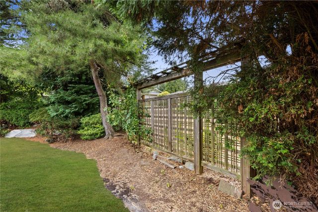 14115 SE 45th Street, Bellevue, WA 98006