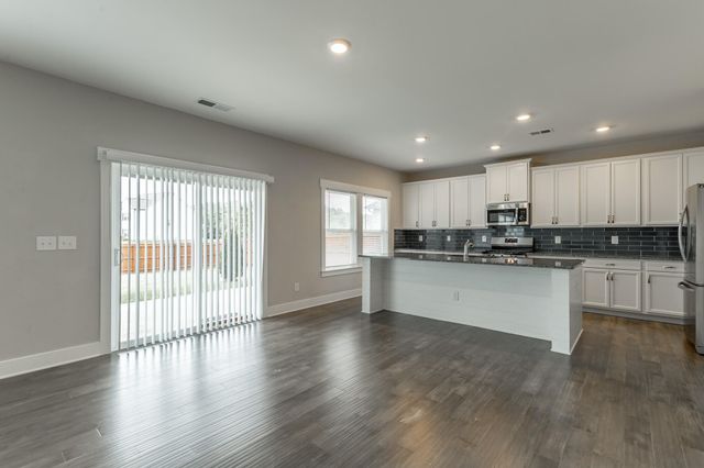 10829 Prairie Lake Drive, Apison, TN 37302