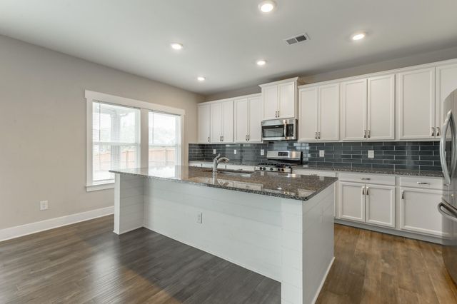 10829 Prairie Lake Drive, Apison, TN 37302