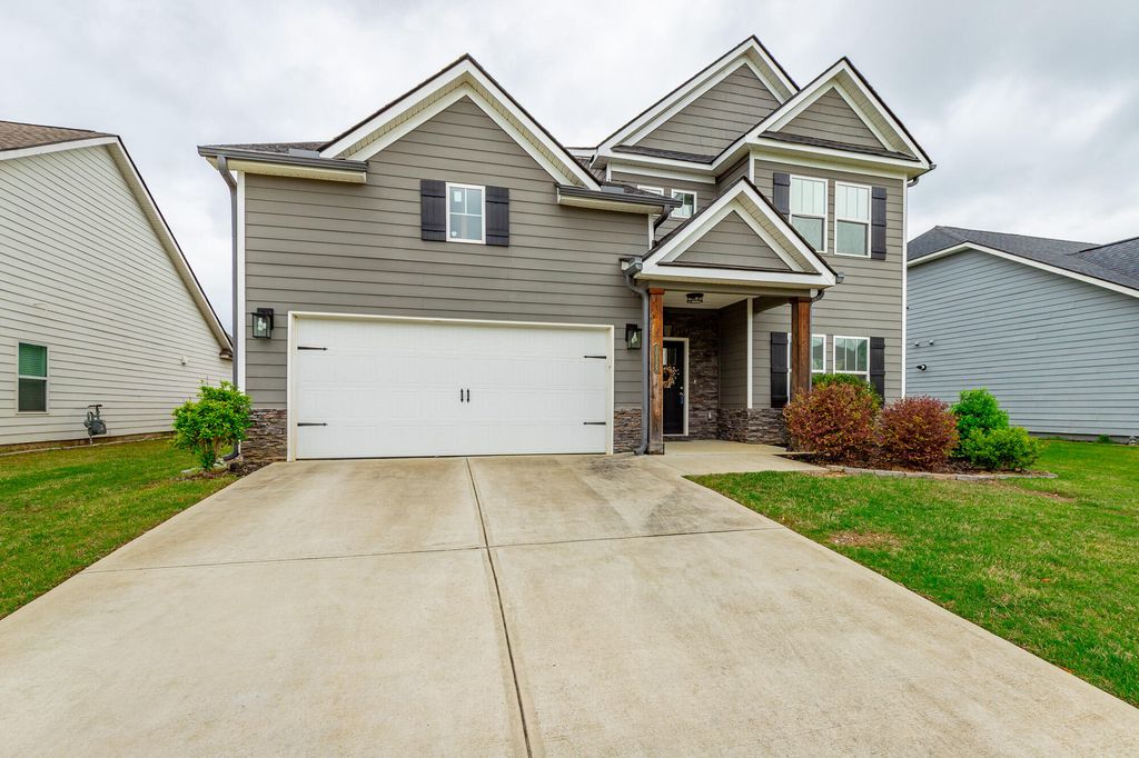 10829 Prairie Lake Drive, Apison, TN 37302