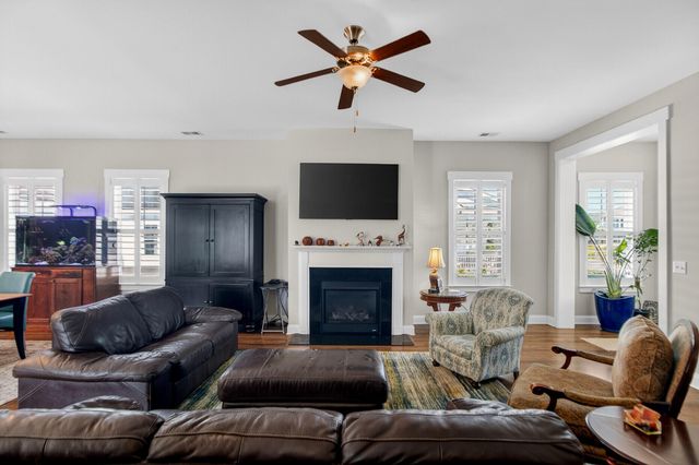 4152 Home Town Lane, Ravenel, SC 29470