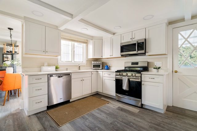 31 School St. 1, Andover, MA 01810
