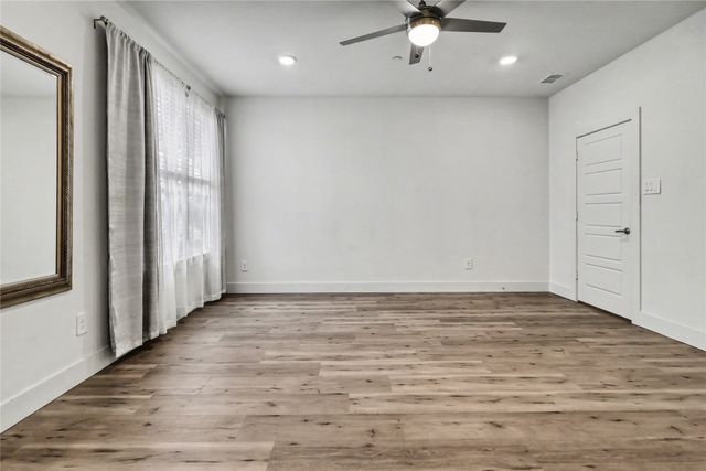 2116 Shea Road 103, Dallas, TX 75235