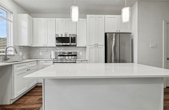 2116 Shea Road 103, Dallas, TX 75235