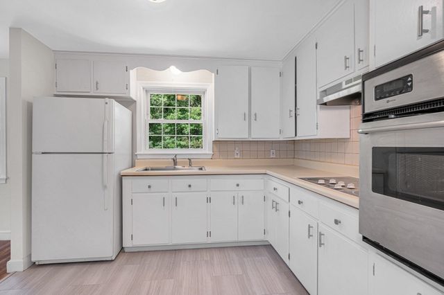35 Forge Village Rd, Westford, MA 01886