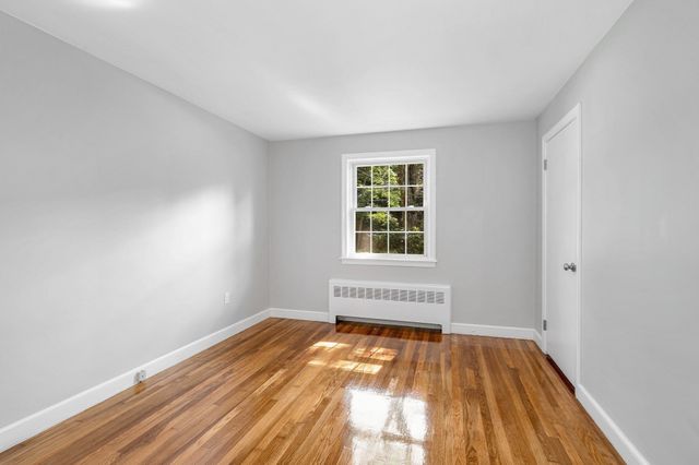 35 Forge Village Rd, Westford, MA 01886