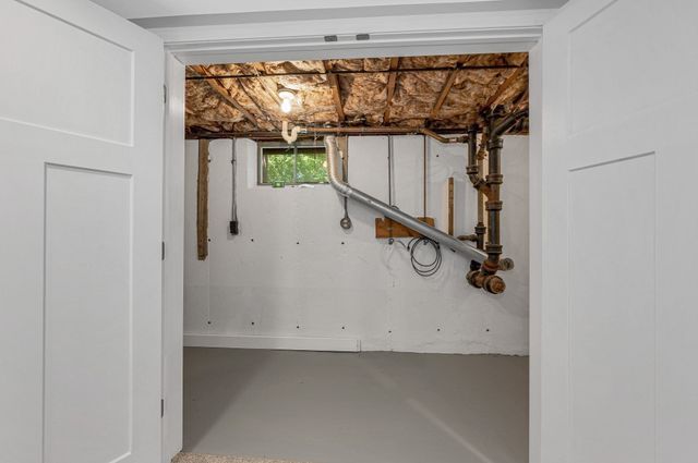 35 Forge Village Rd, Westford, MA 01886