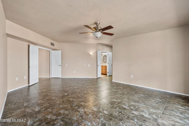 3910 S Via Del Ruisenor, Green Valley, AZ 85622