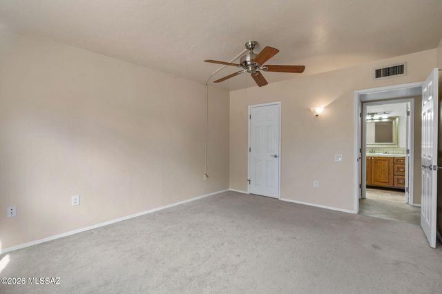 3910 S Via Del Ruisenor, Green Valley, AZ 85622