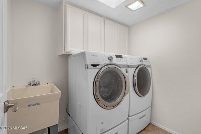 3910 S Via Del Ruisenor, Green Valley, AZ 85622