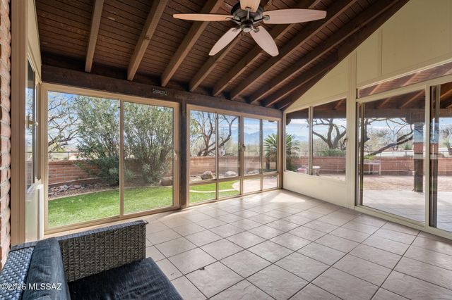 3910 S Via Del Ruisenor, Green Valley, AZ 85622