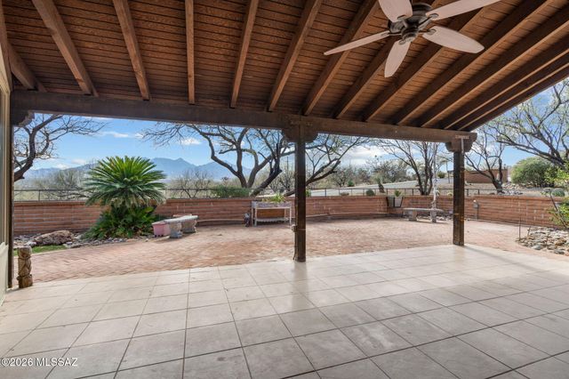 3910 S Via Del Ruisenor, Green Valley, AZ 85622