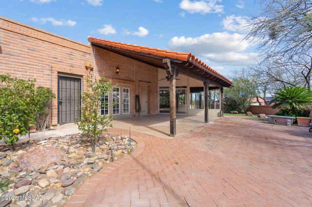 3910 S Via Del Ruisenor, Green Valley, AZ 85622