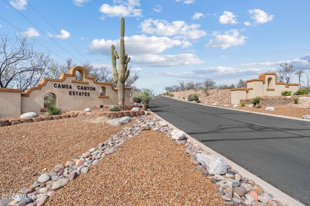 3910 S Via Del Ruisenor, Green Valley, AZ 85622