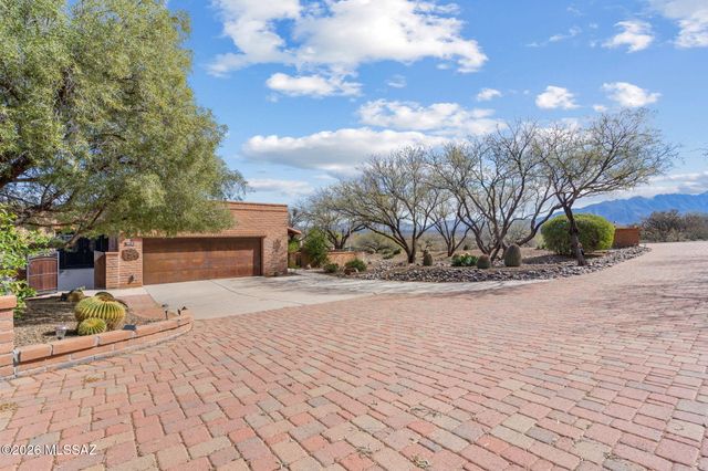 3910 S Via Del Ruisenor, Green Valley, AZ 85622
