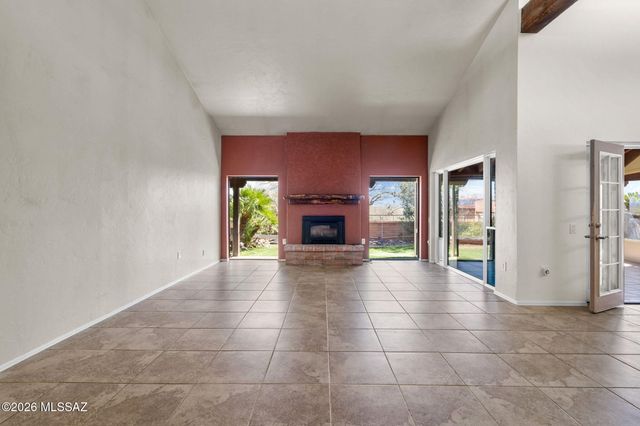 3910 S Via Del Ruisenor, Green Valley, AZ 85622