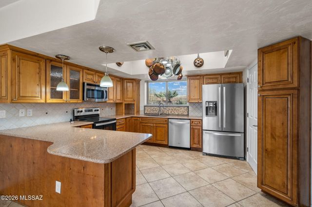 3910 S Via Del Ruisenor, Green Valley, AZ 85622