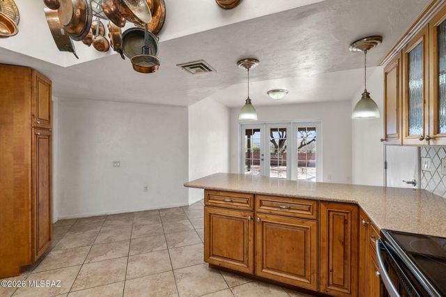3910 S Via Del Ruisenor, Green Valley, AZ 85622