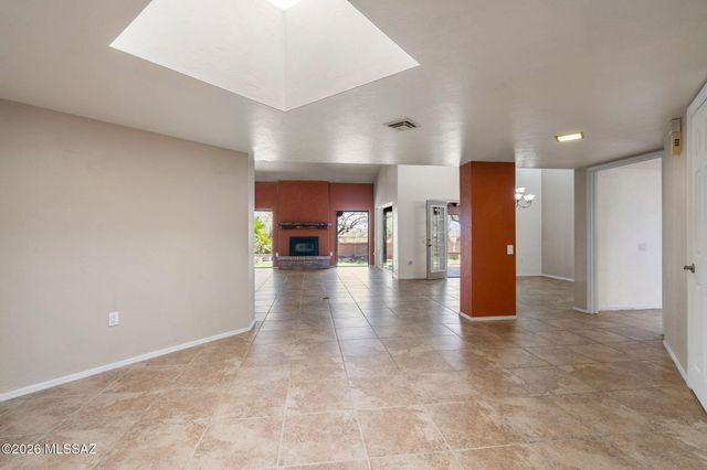 3910 S Via Del Ruisenor, Green Valley, AZ 85622