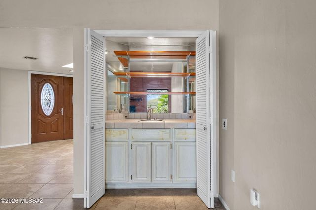 3910 S Via Del Ruisenor, Green Valley, AZ 85622