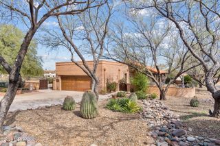 3910 S Via Del Ruisenor, Green Valley, AZ 85622