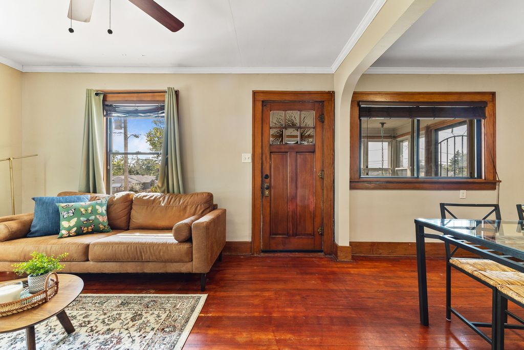 2355 Saylor Road, Des Moines, IA 50313