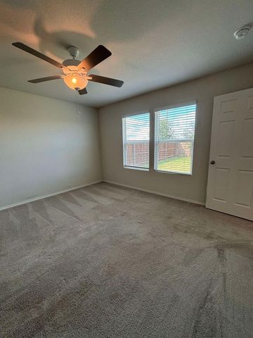 4444 Sagecroft Road, Fort Worth, TX 76036