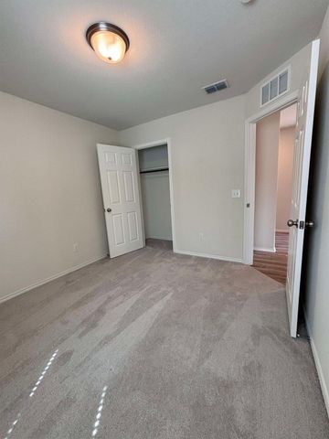 4444 Sagecroft Road, Fort Worth, TX 76036