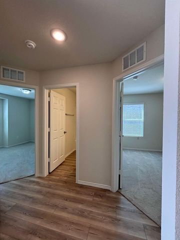 4444 Sagecroft Road, Fort Worth, TX 76036