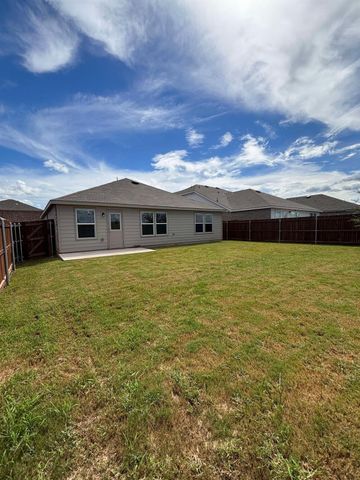 4444 Sagecroft Road, Fort Worth, TX 76036