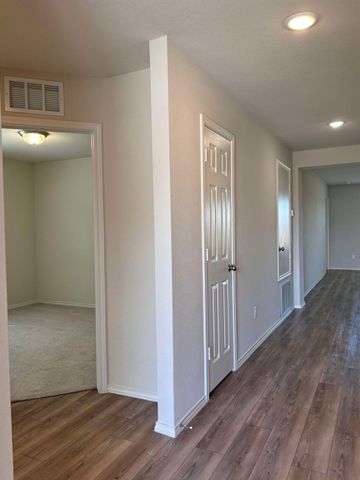 4444 Sagecroft Road, Fort Worth, TX 76036