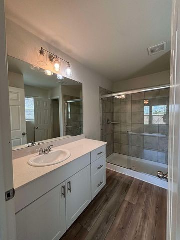 4444 Sagecroft Road, Fort Worth, TX 76036