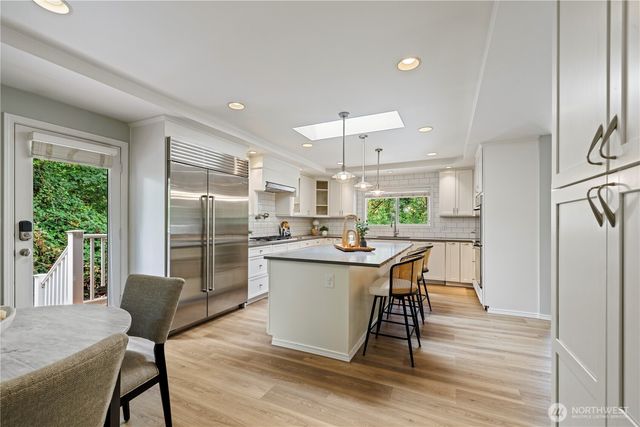 9726 SE 40th Street, Mercer Island, WA 98040