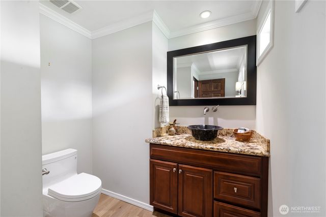 9726 SE 40th Street, Mercer Island, WA 98040