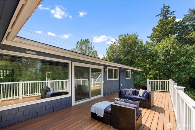 9726 SE 40th Street, Mercer Island, WA 98040